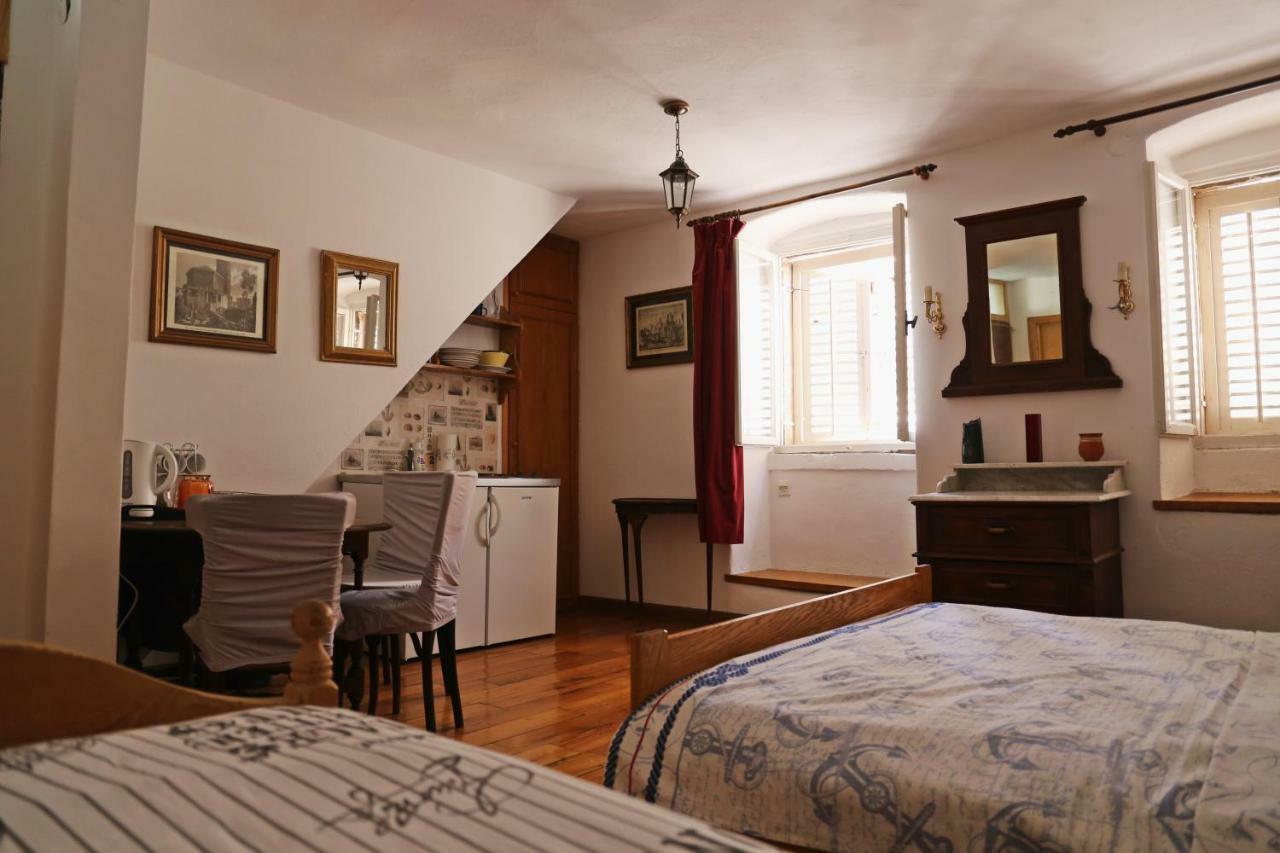 Studios Jacobus Korcula Town Exterior photo
