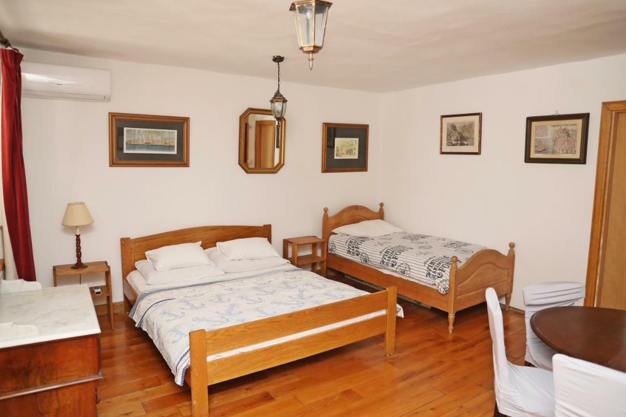 Studios Jacobus Korcula Town Exterior photo