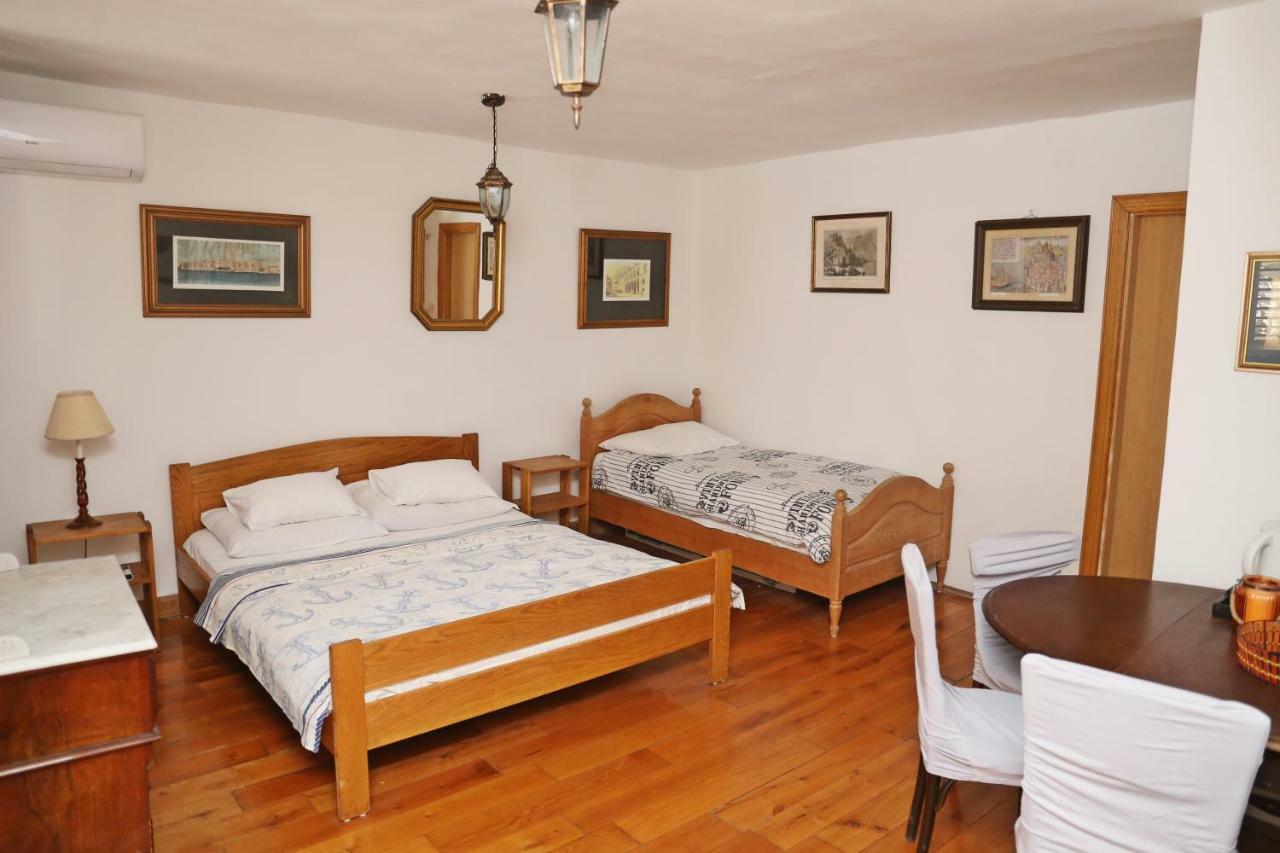 Studios Jacobus Korcula Town Exterior photo